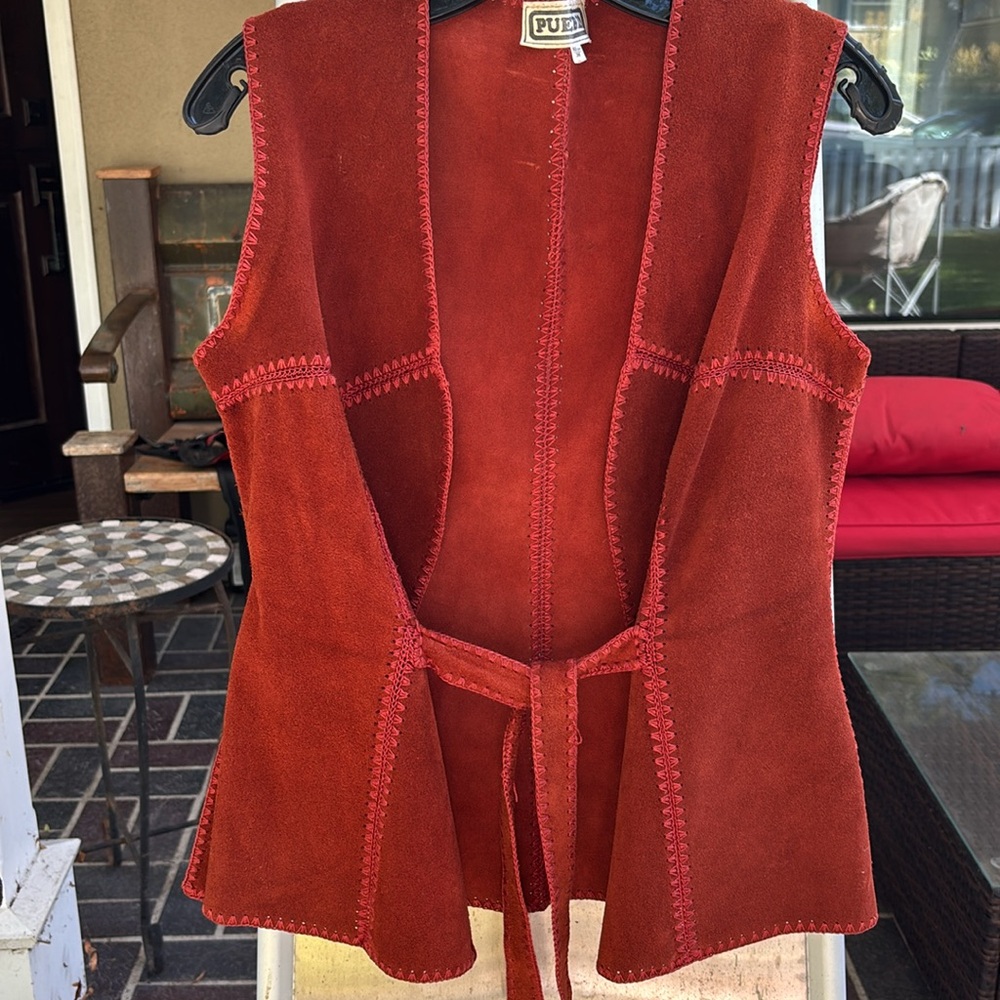 ❤️‍🔥Rare Vintage PUEBLO Navajo Suede Vest
Sm/M - Picture 13 of 15